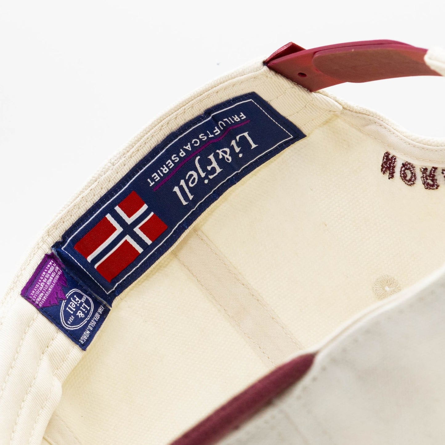 Vesterålen Rekreasjon Caps – Hvit/Burgunder